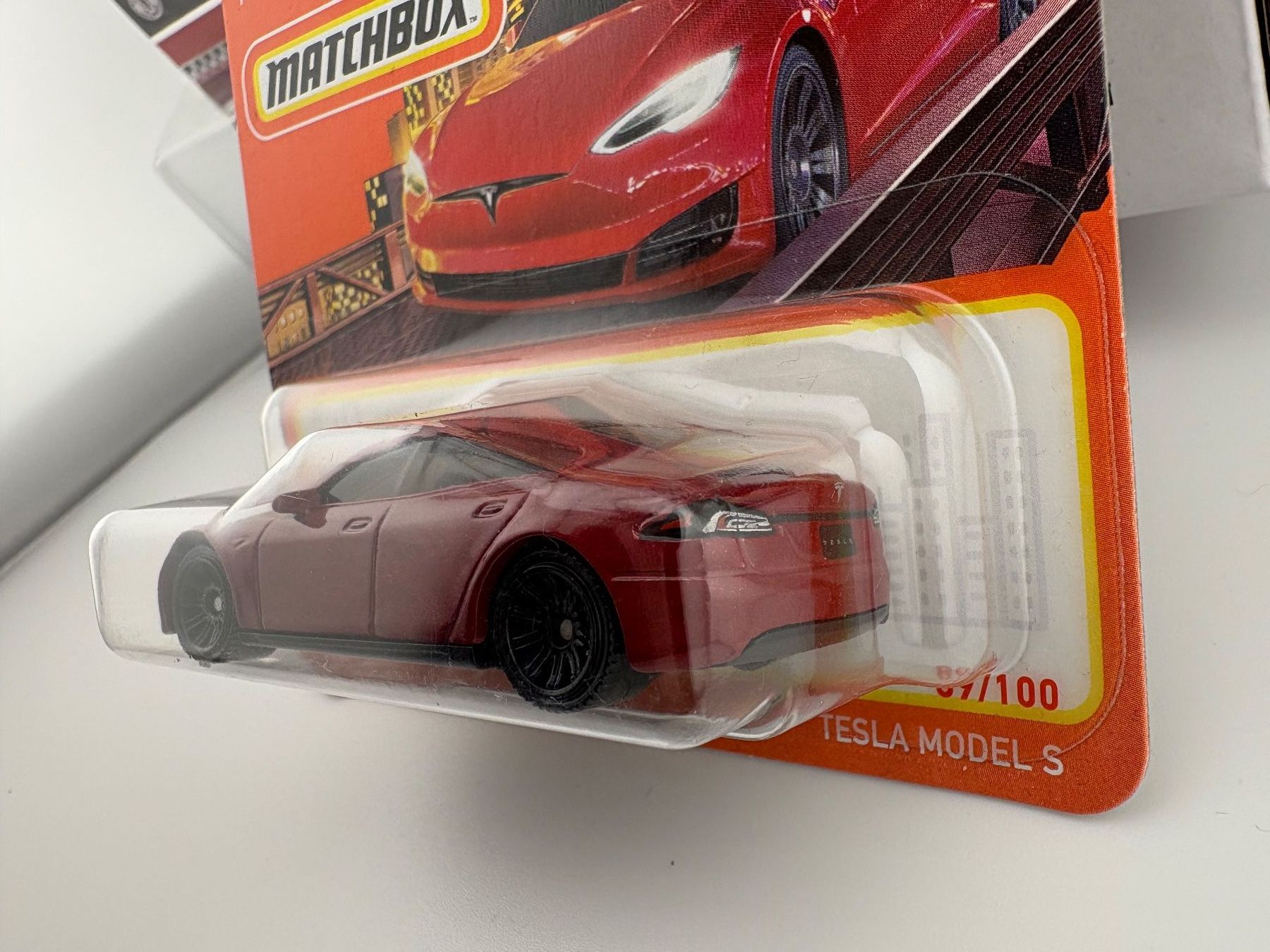 Matchbox Modellini d'auto: Matchbox Tesla Model S - 2024 - 89/100 – Nuovo e nell'imballaggio originale da Flawil venduto da HeisseReifen 3