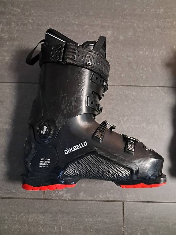 Scarpe da uomo: A vendre chaussures de ski Dalbello – Usato da Onnens FR venduto da oma_7ngq 2