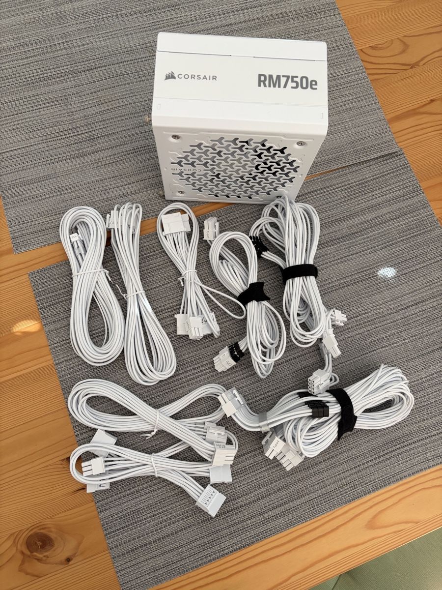 Corsair Elektronikbauteil: Corsair RM750e Weiss – Gebraucht aus Basel von Mr.Krabs1990