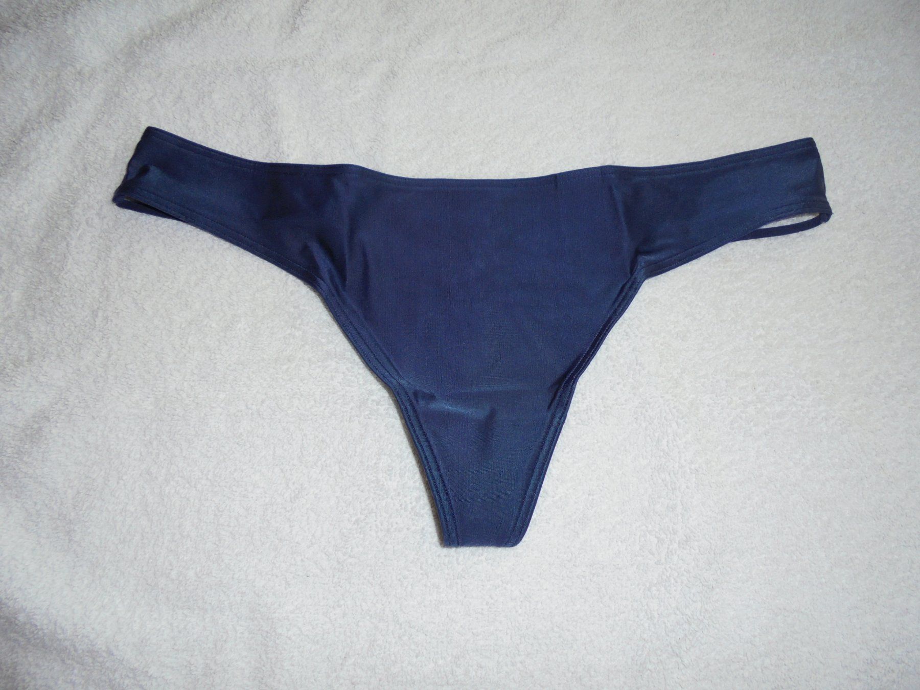 Victoria's Secret Altra biancheria intima: VICTORIA'S SECRET V-STRING, S, NEU, RÜCKSEITE.......... – Nuovo e nell'imballaggio originale da Aarau Rohr venduto da PinkSchwein