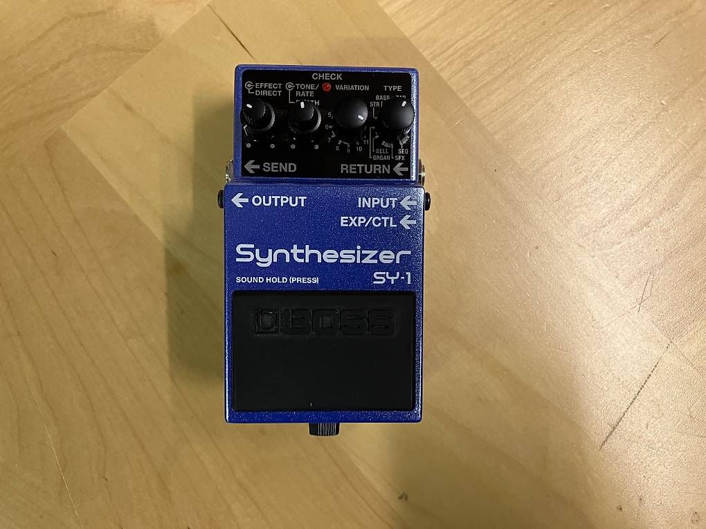 Strumenti musicali: Pedale BOSS SY-1 synthesizer – Usato da Genève venduto da augustin-sj