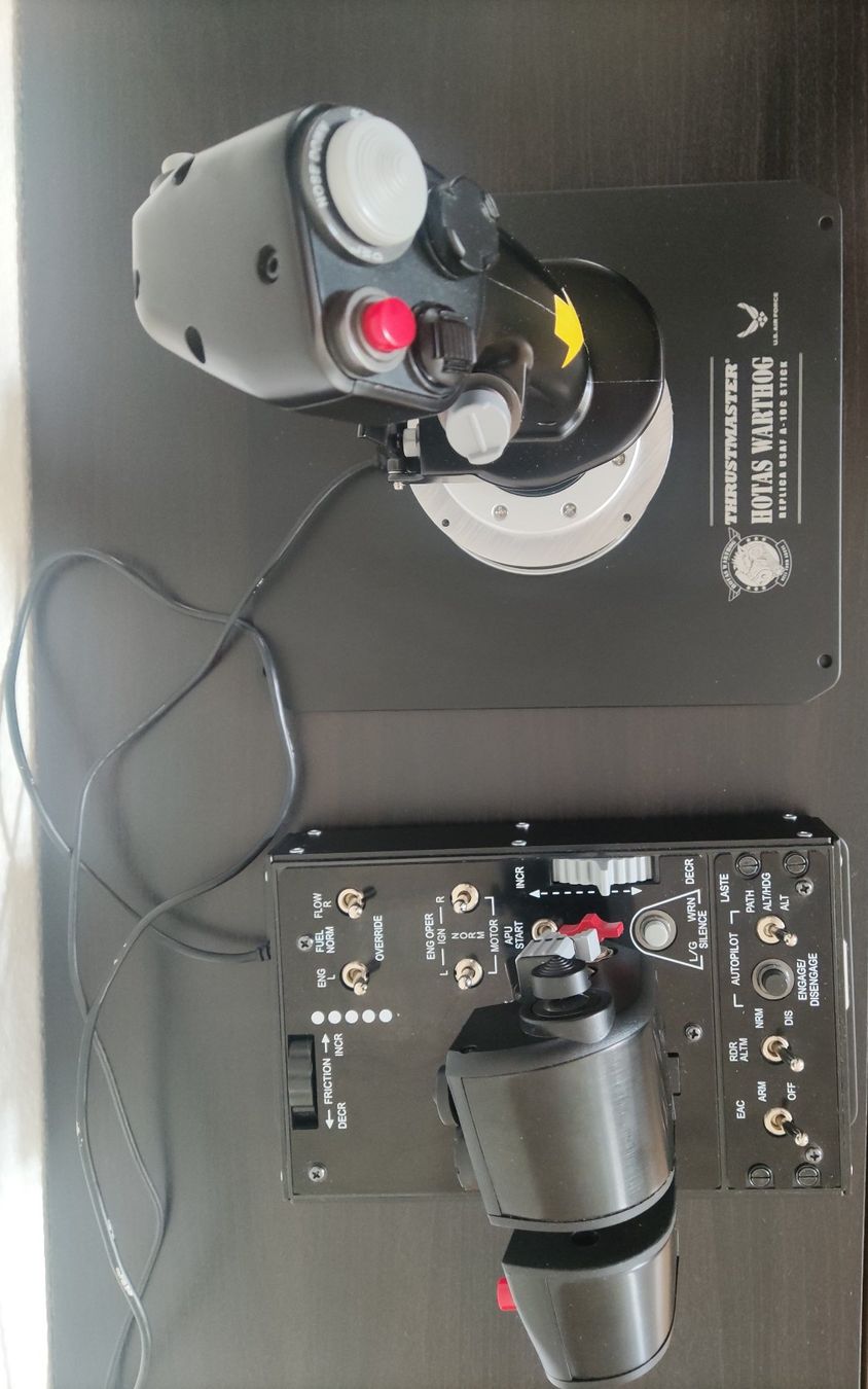 Thrustmaster Controller: Thrustmaster HOTAS Warthog Joystick - So gut wie neu! – Usato da Zürich venduto da stecardo 1