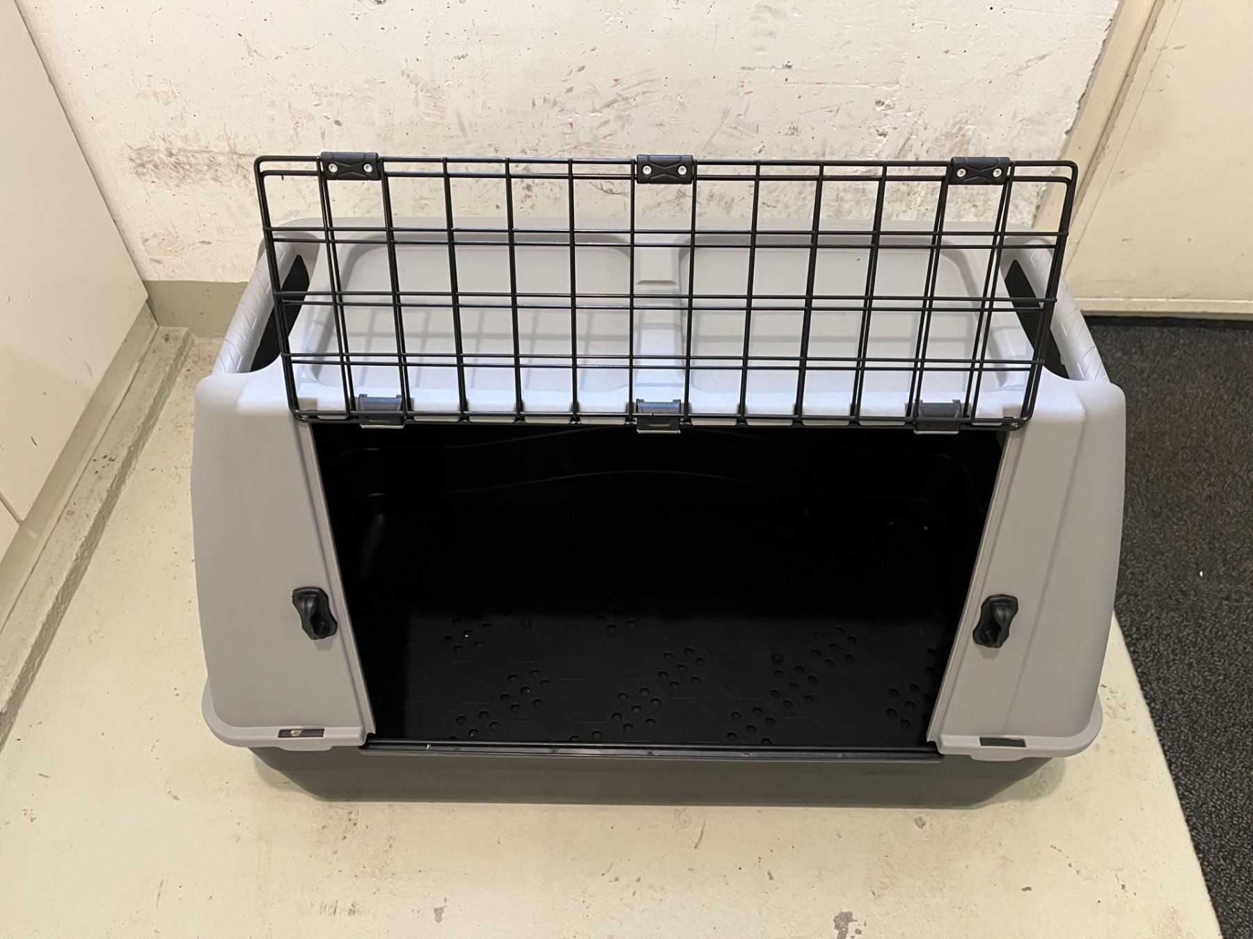 Käfige, Transport & Sicherheit: Transportbox für Hund oder Welpe – Gebraucht aus Wetzikon ZH von hitsch27 3