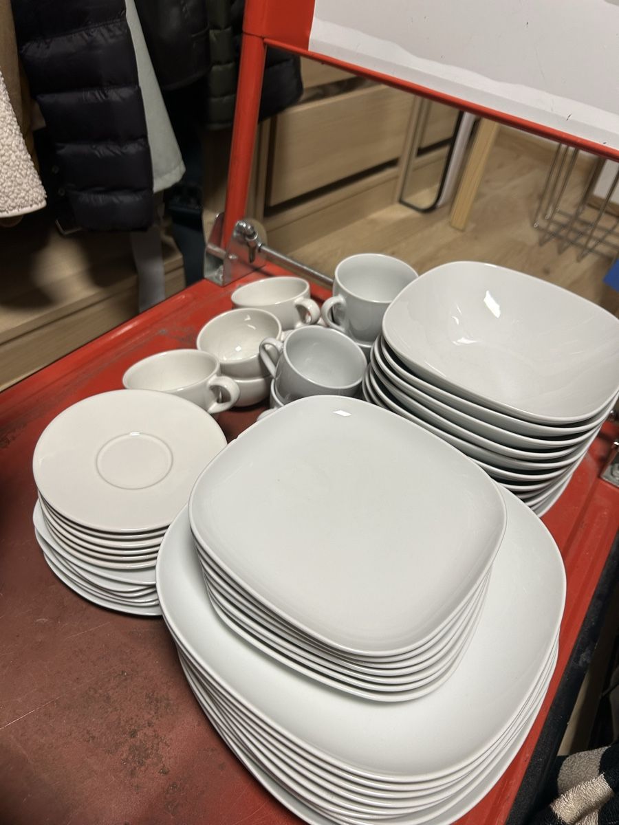Ikea Set di piatti: Geschirrset weiss – Usato da Dottikon venduto da milicafrei 1