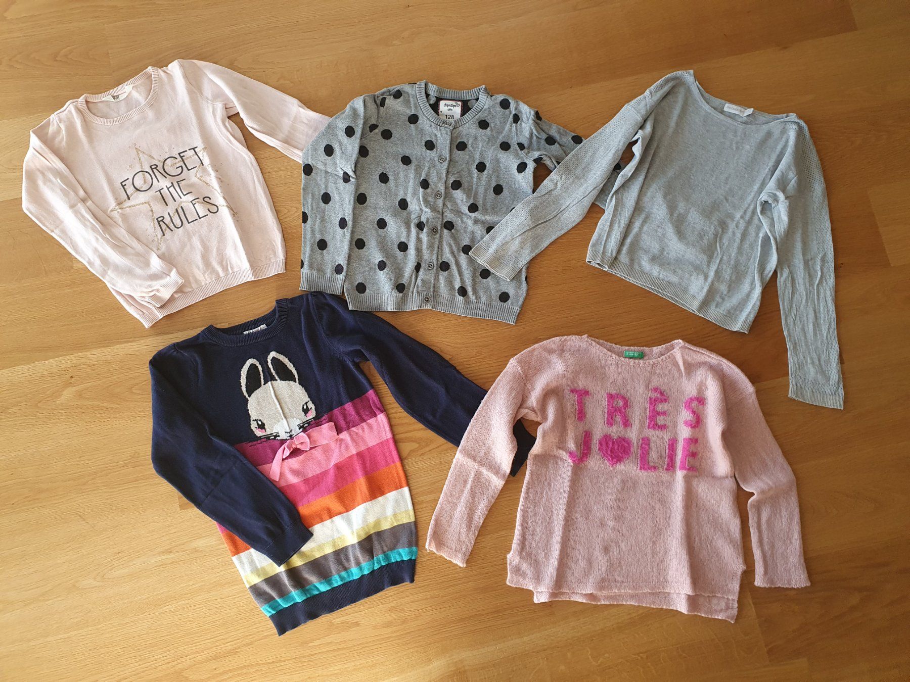 Pullover & Sweatshirts: 5x Pullover + Jäckli Gr. 122/128 – Gebraucht aus Villars-sur-Glâne von richardette