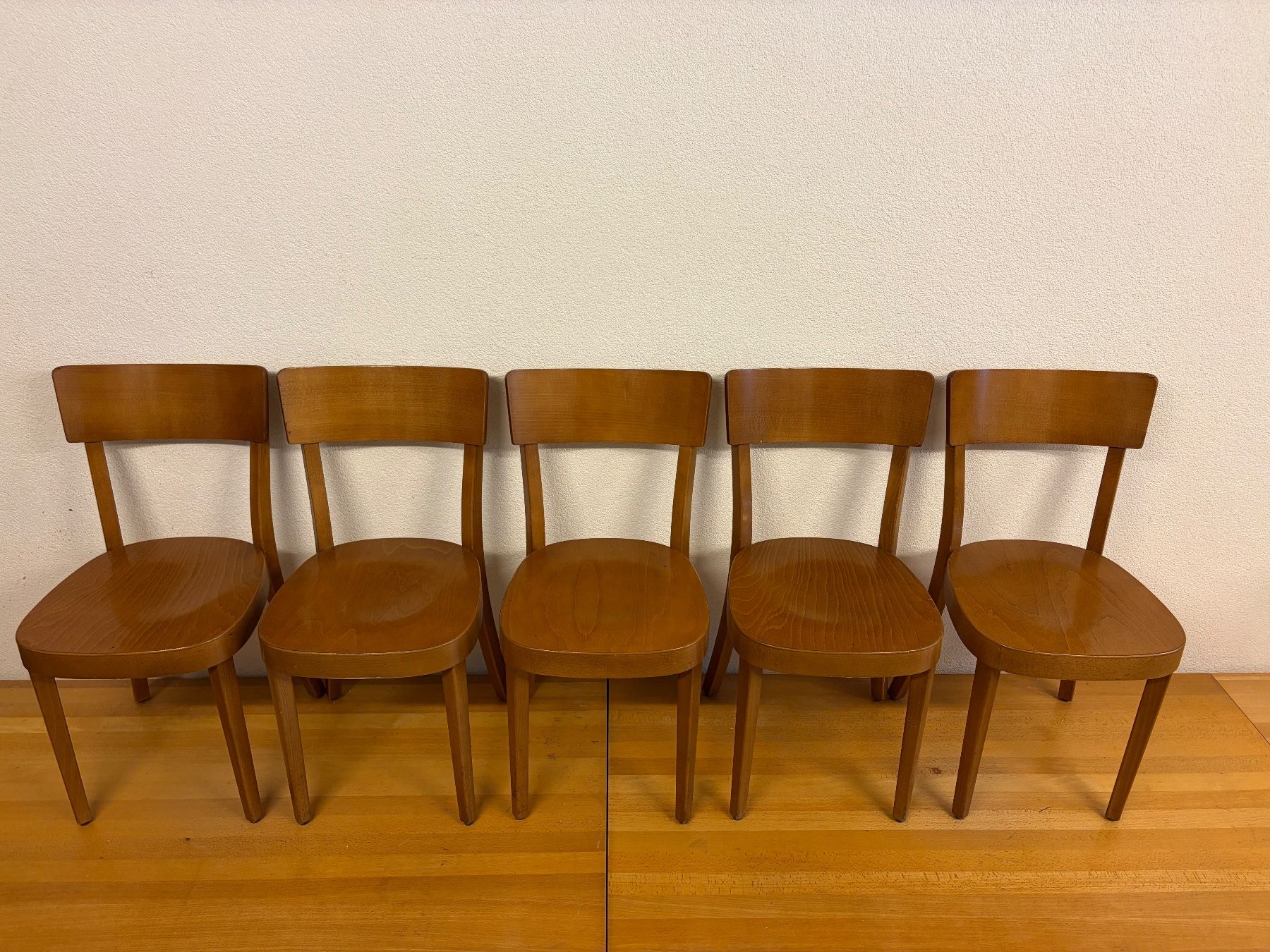Horgen Glarus Sedie: 5 x Horgen Glarus Classic – Usato da Zunzgen venduto da ZUNZ