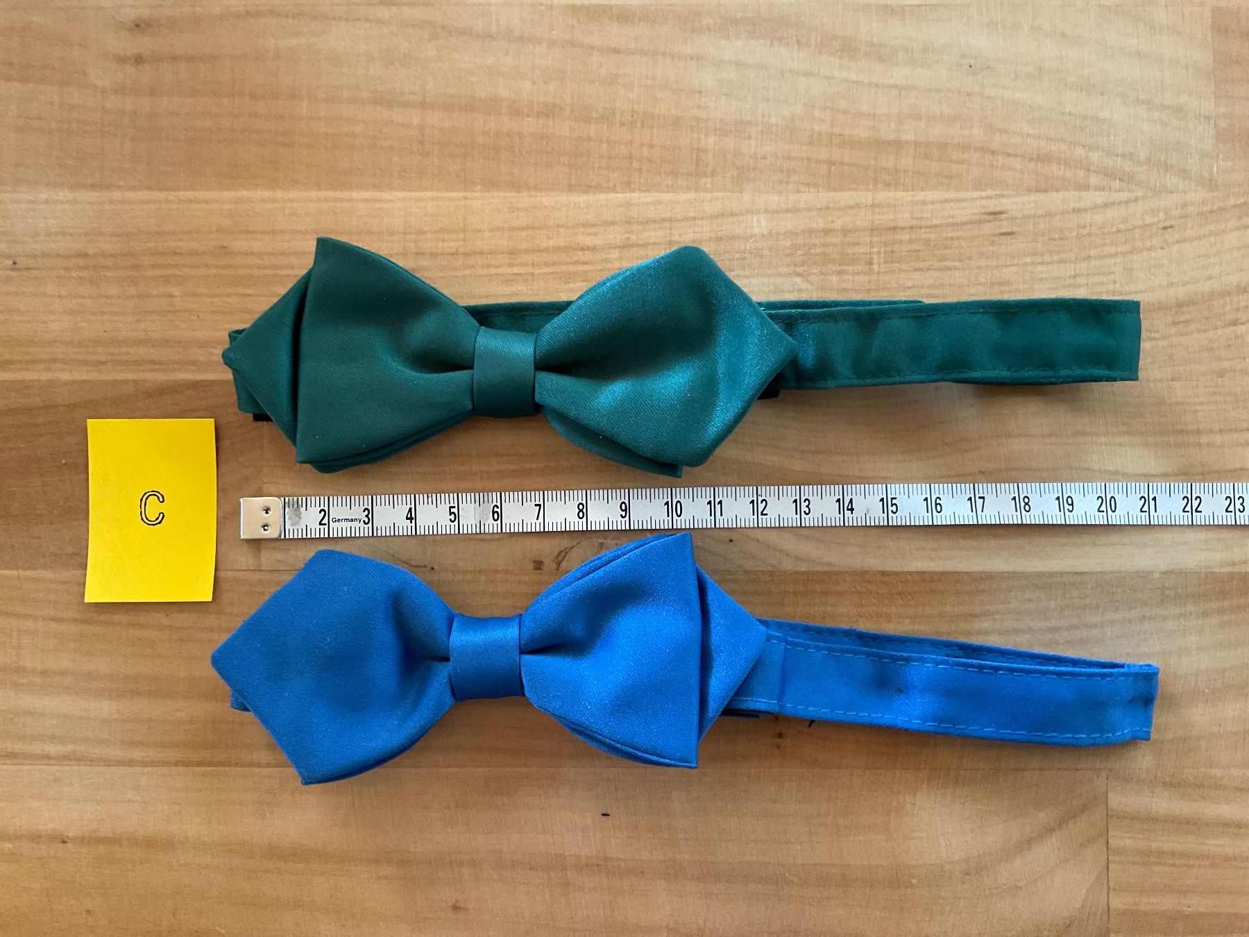 Krawatten: 2er Set Fliegen – Gebraucht aus Rümlang von resale35