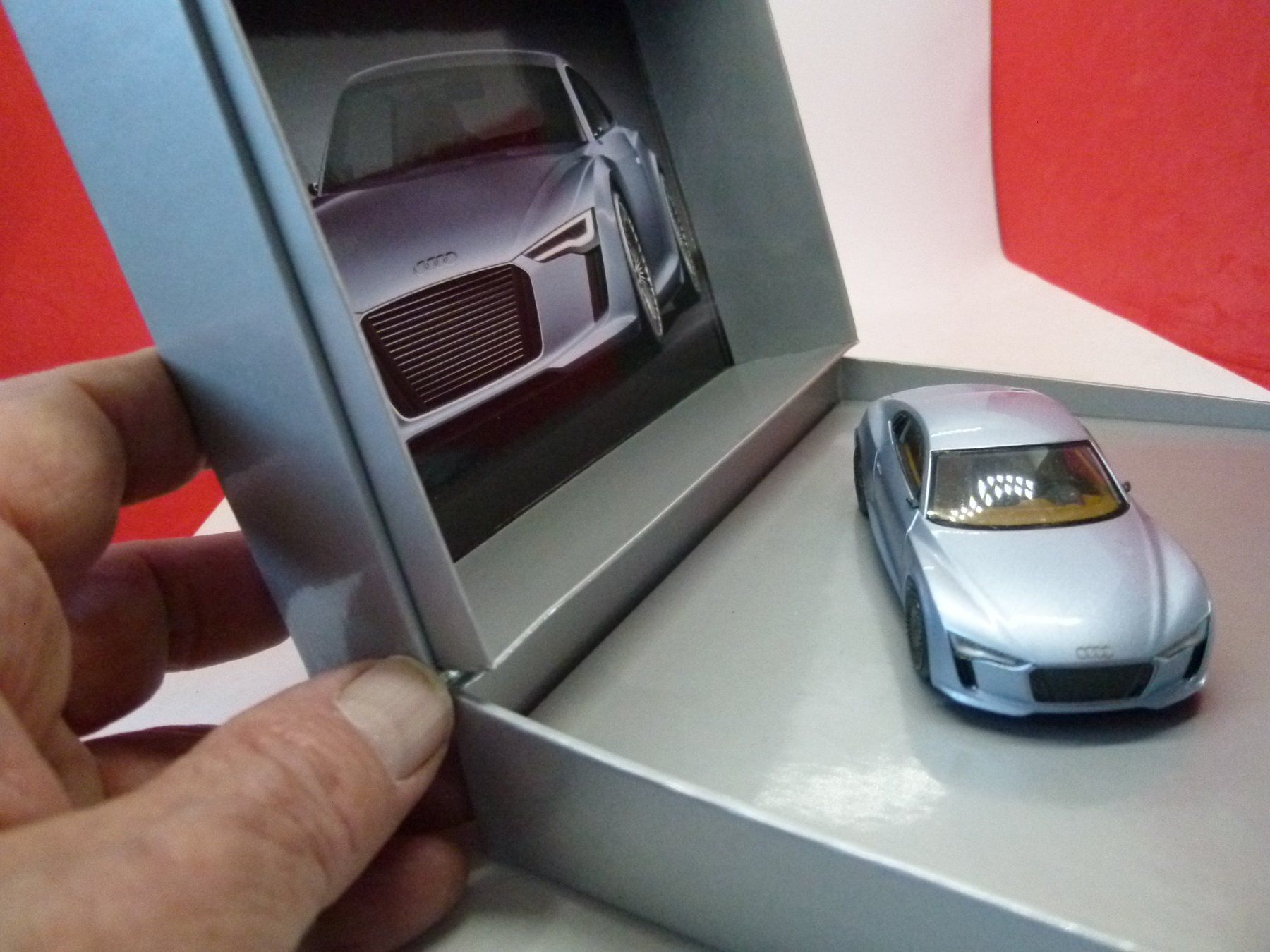 Audi Modellini d'auto: Audi Concept - silber - ltd 189/280 Collection by LOOKSMART – Nuovo (secondo la descrizione) da Reiden venduto da mondial2 2