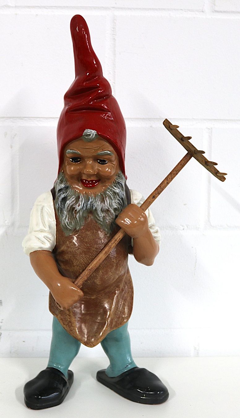 Figurines: Gartenzwerg mit Rechen, W. Germany – D'occasion à Volketswil par brockipfannenstil