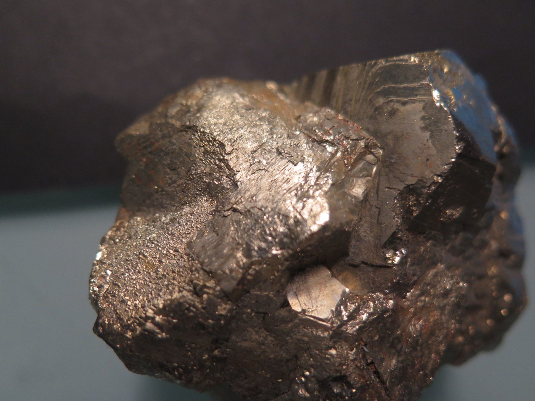 Minerali & Pietre curative: Sehr glänzender Pyrit von Peru ca. 596 gr. – Usato da Schaffhausen venduto da Yamakana51L8736OQ8 5