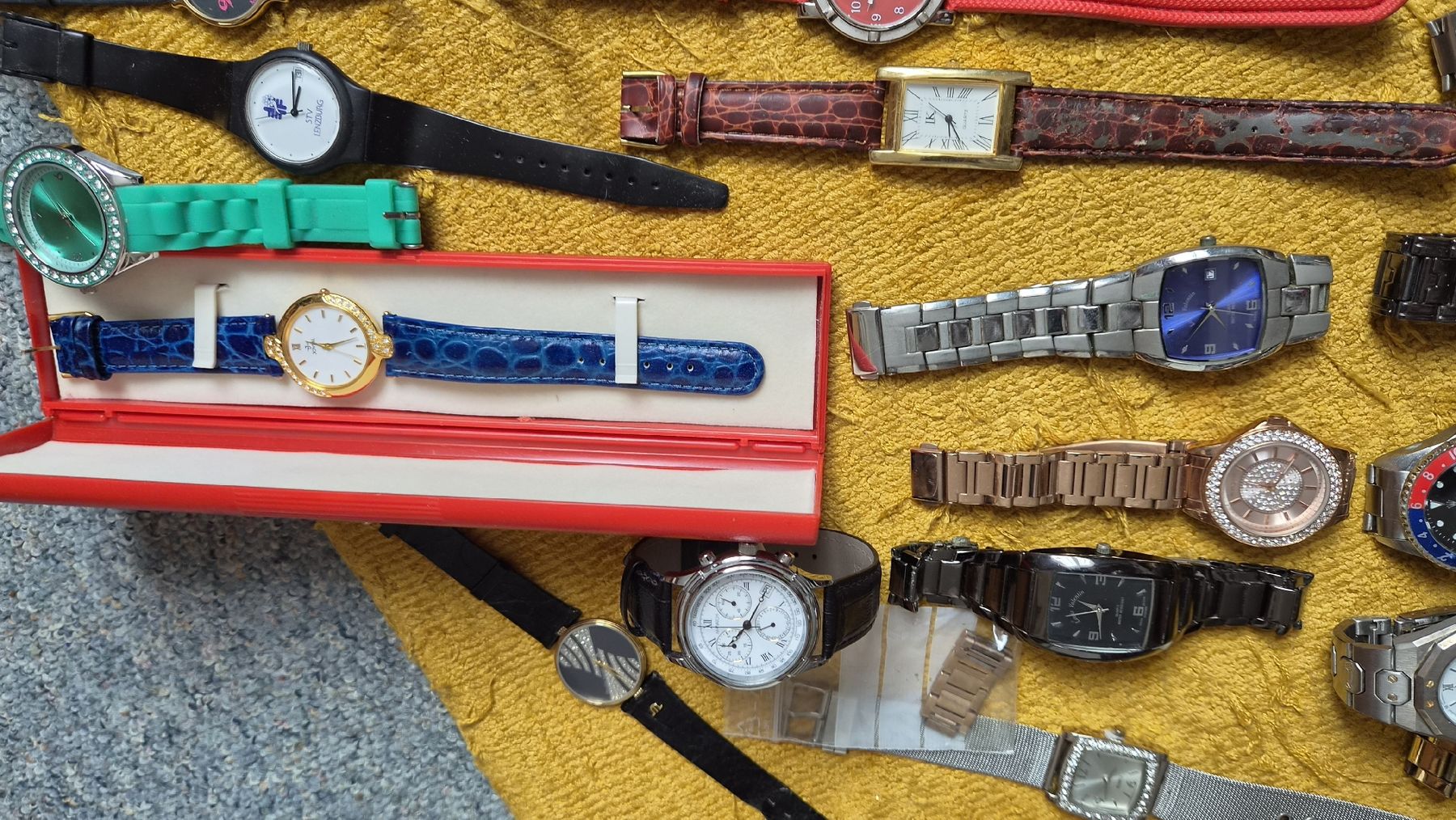 Montres: 39 Uhren aus Nachlass   – D'occasion à Kölliken par Upcycling-by-Mc-TAM 5