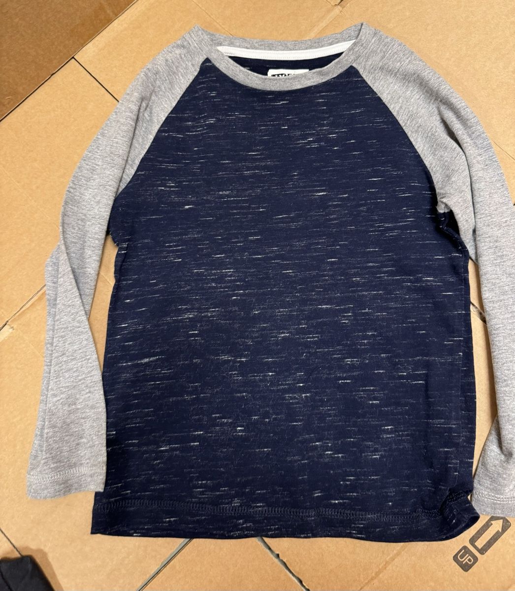Hemden, T-Shirts & Polos: Kinder T-Shirt Langarm Grösse 110 – Gebraucht aus Zürich von zd_1965 4
