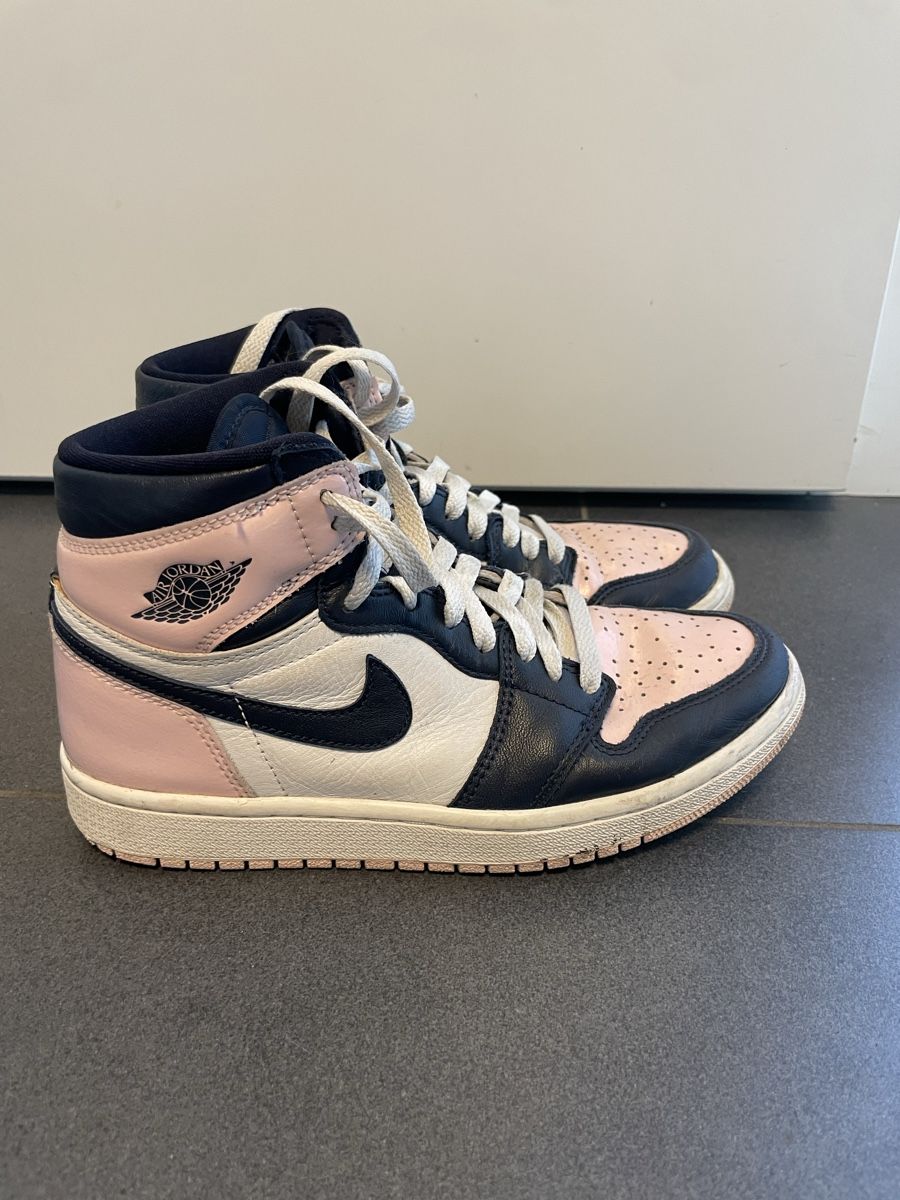 Nike Scarpe da donna: Nike Air Jordan 1 High Bubble Gum – Nuovo (secondo la descrizione) da Jona venduto da liv_kjr6 1