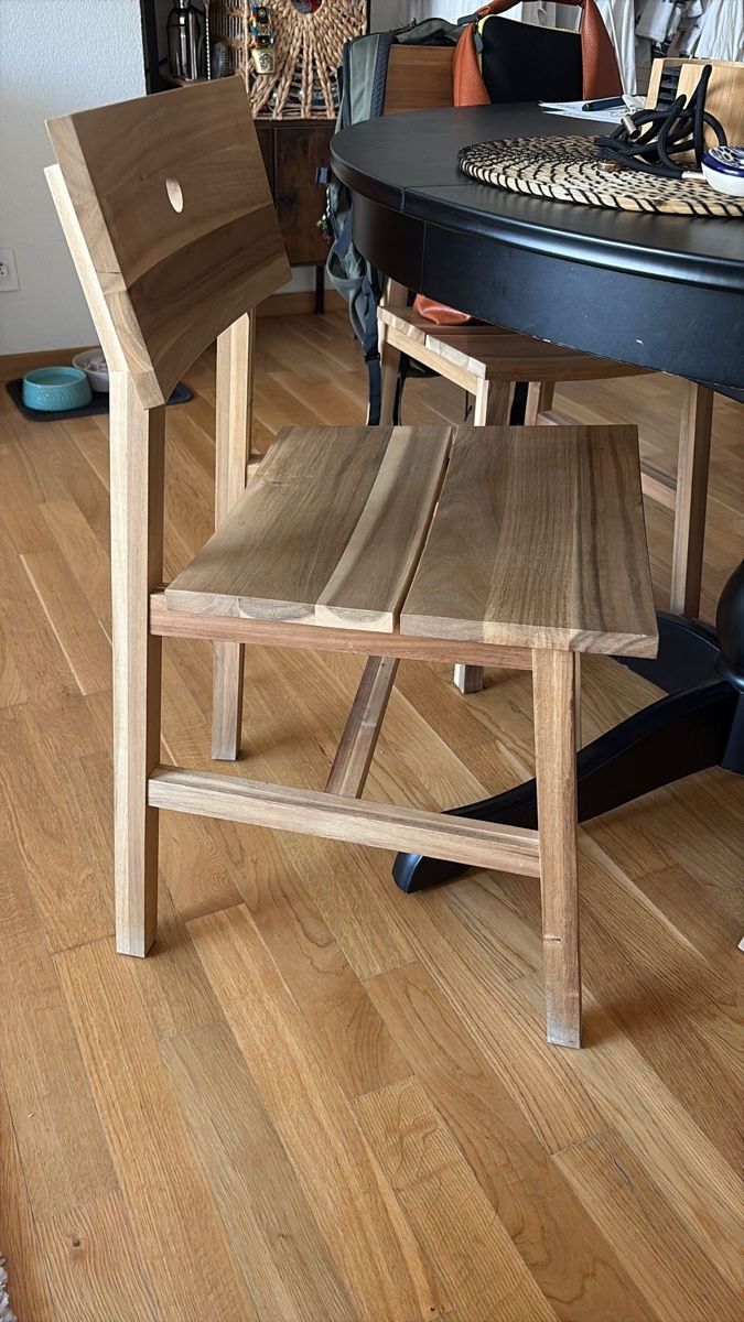 Chaises: Chaises – D'occasion à Lausanne par mas_nq5s