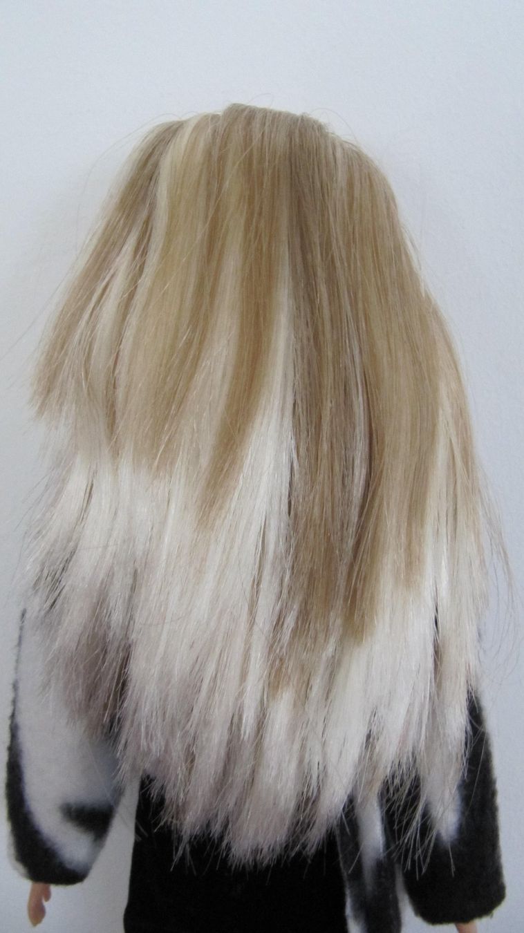 Puppen: Barbie Puppe mit - Puma Logo - Jacke – Gebraucht aus Brunnen von Kiwiland1 2