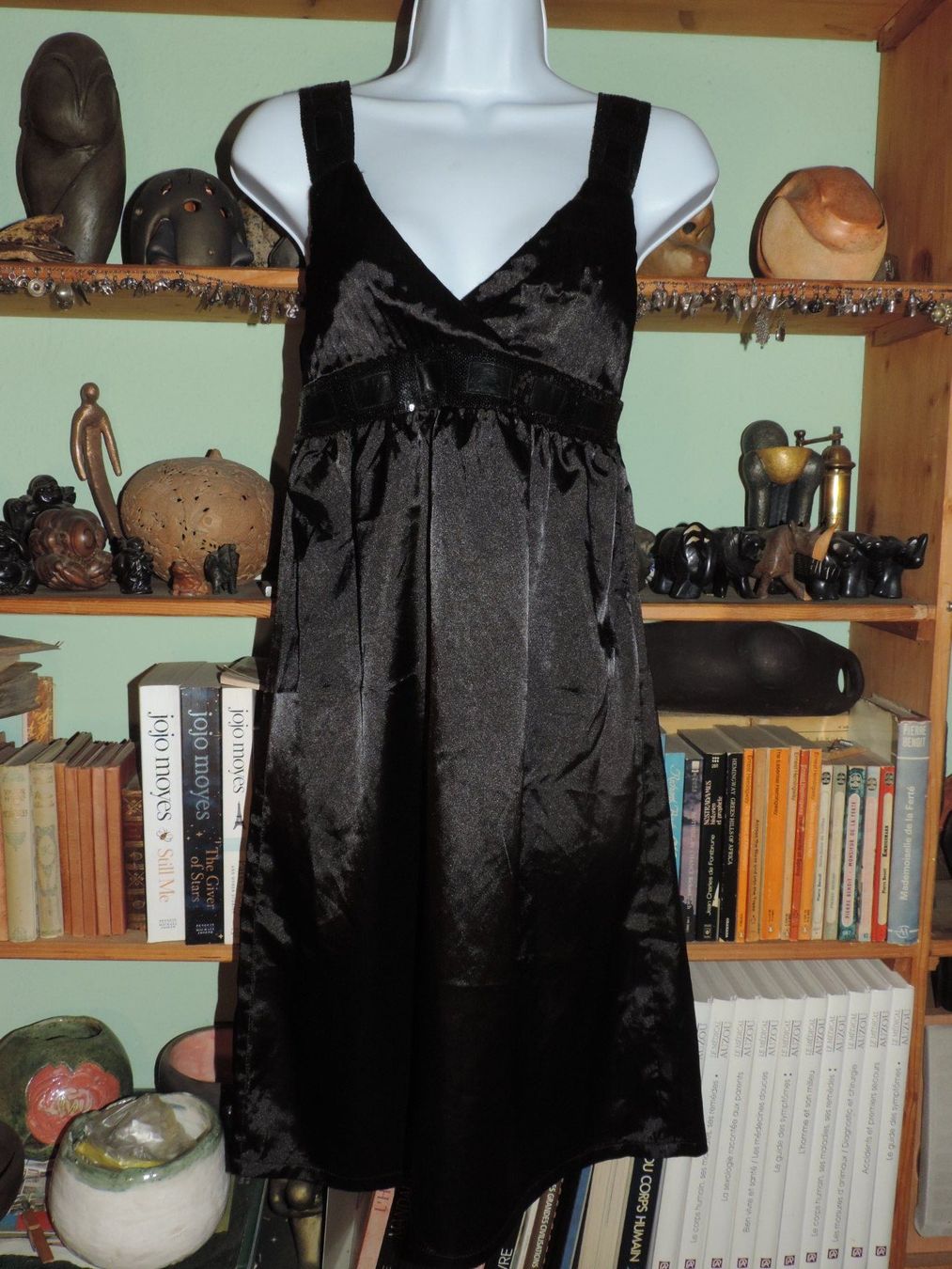 Kleider: robe noire satin – Gebraucht aus Genève von Axelle333