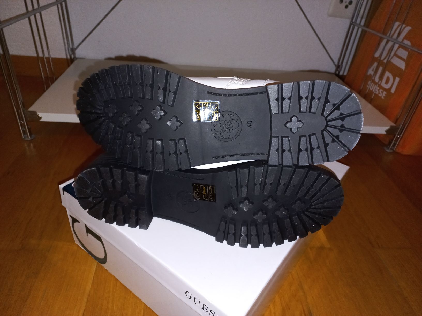 Guess Scarpe da donna: Guess Stiefel weiss – Nuovo e nell'imballaggio originale da Jona venduto da Mia94 3