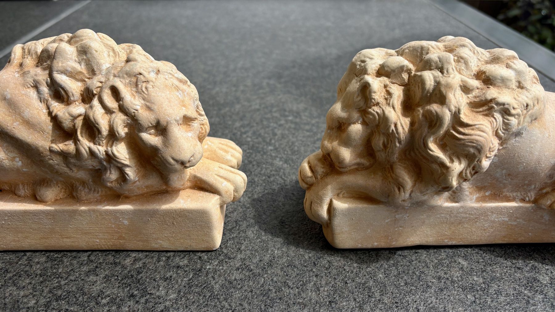 Sonstige Dekorationen & Accessoires: Zwei Buchstützen oder zur Deko Löwen aus Keramik – Neu (gemäss Beschreibung) aus Brione s. Minusio von ticinosell 1