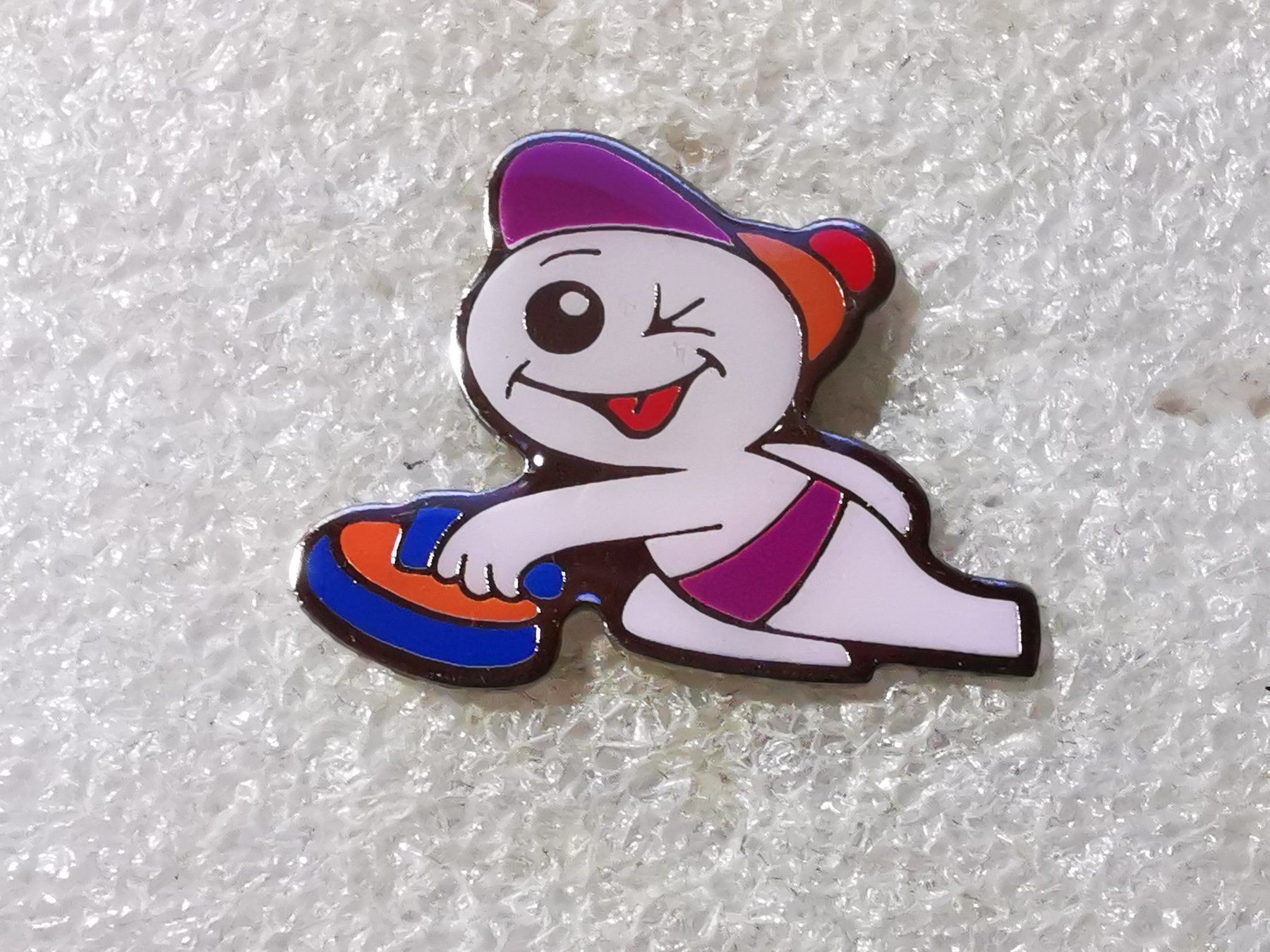 Plaketten & Abzeichen: Ansteckpin 117: Maga Bio – Gebraucht aus Oppligen von Pin-Fall-Shop