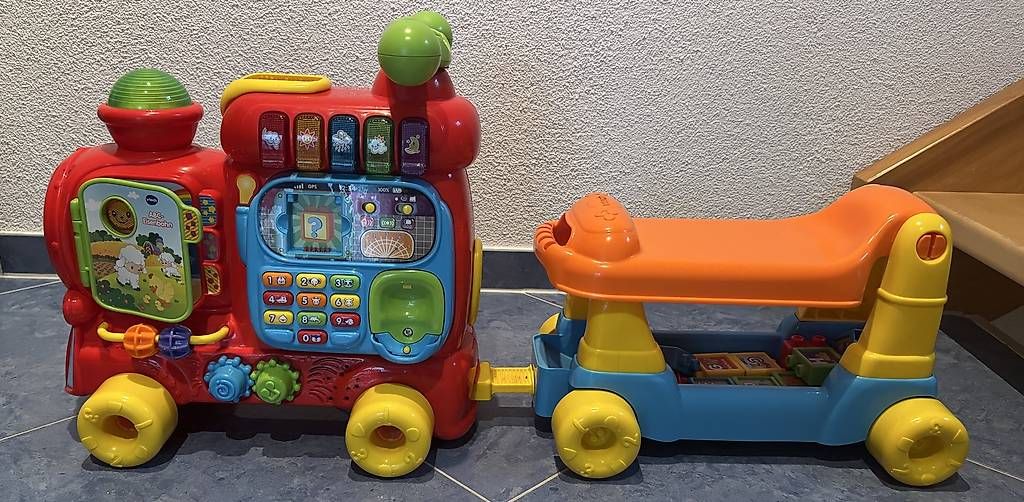 Jouets: Zug mit Sitz – D'occasion à Steinach par Bekir_20