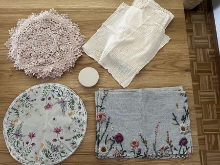 3 verschiedene Tischsets, Servietten und Becheruntersetzer