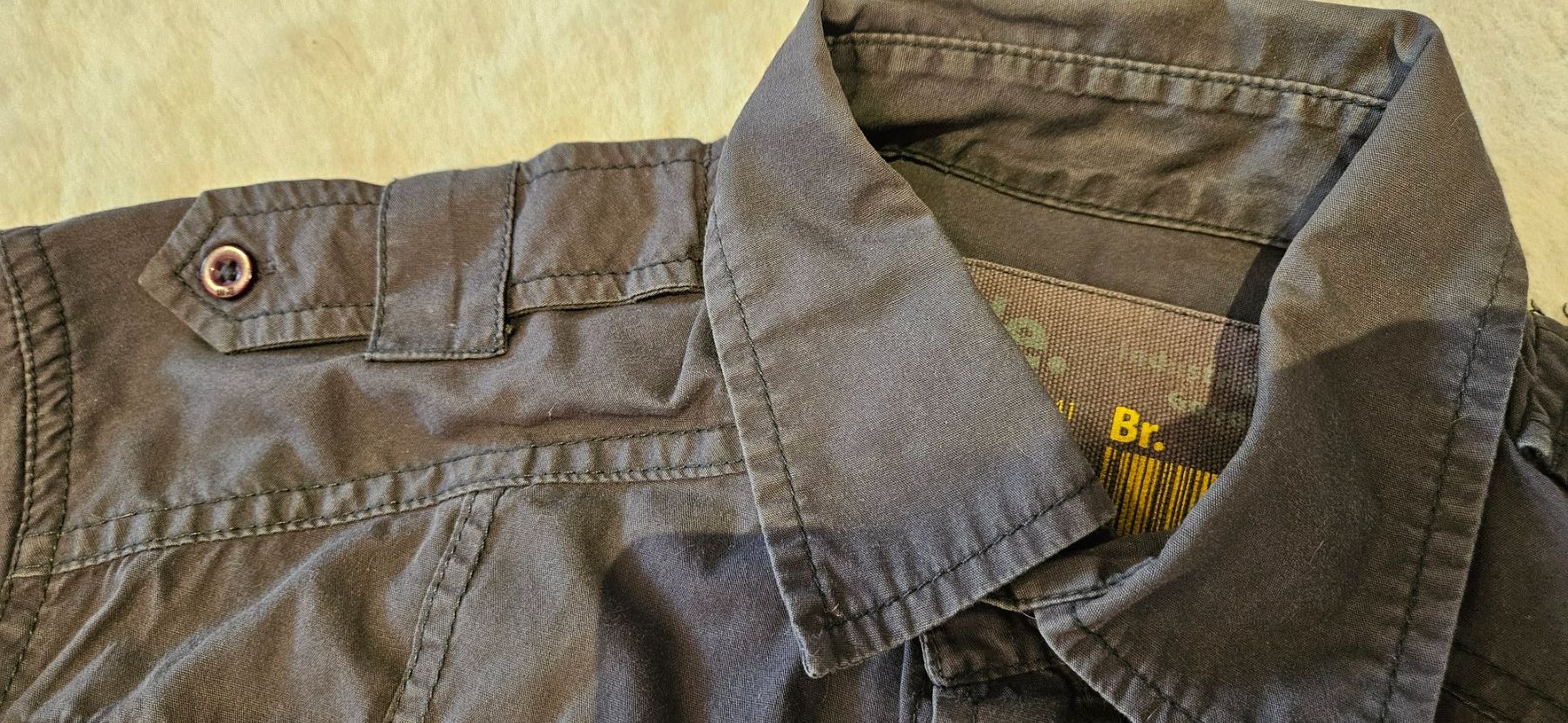 Camicie: Soldes de printemps - Chemise olive, taille S – Usato da Riddes venduto da LuXuriousExcess