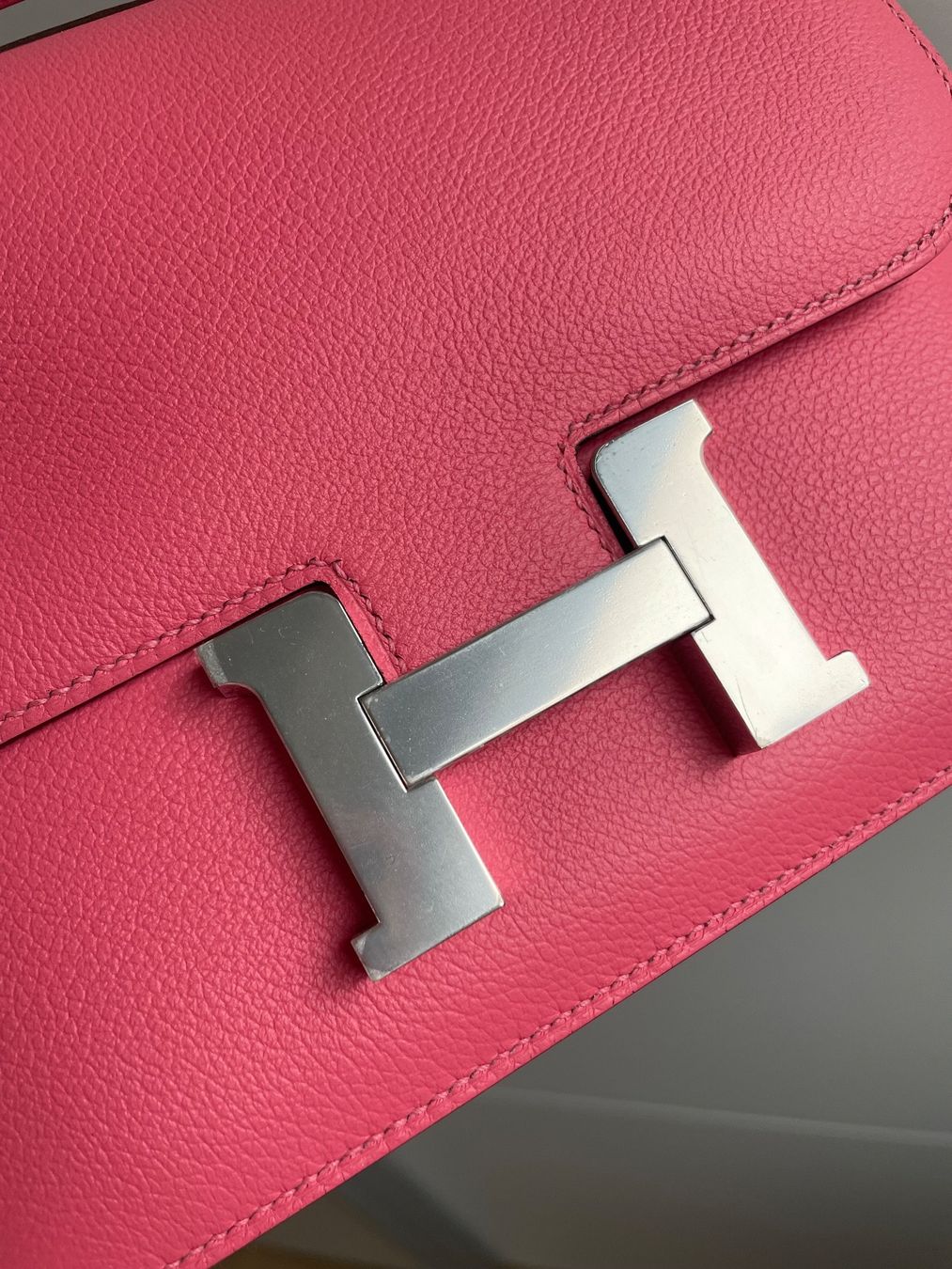 Hermès Taschen für Damen: Hermes Constance Tasche – Neu und originalverpackt aus Winterthur von 19.19 2