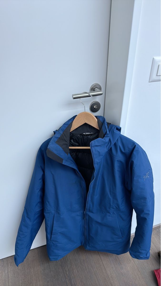 Arcteryx Giacche: Arc'teryx Jacket Blue Hooded Like New Condition – Usato da Zürich venduto da flo_2wkz