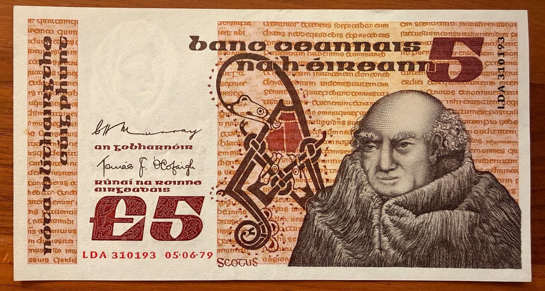 Banconote: Ireland 5 Pounds 1979 P-71c – Usato da Zürich venduto da Polarcita