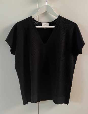 MAISON 123 Haut noir maille fine ajourée col V t.L porté 1x