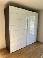 Kleiderschrank