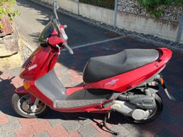 Aprilia Leonardo 125 Roller rot guter Zustand