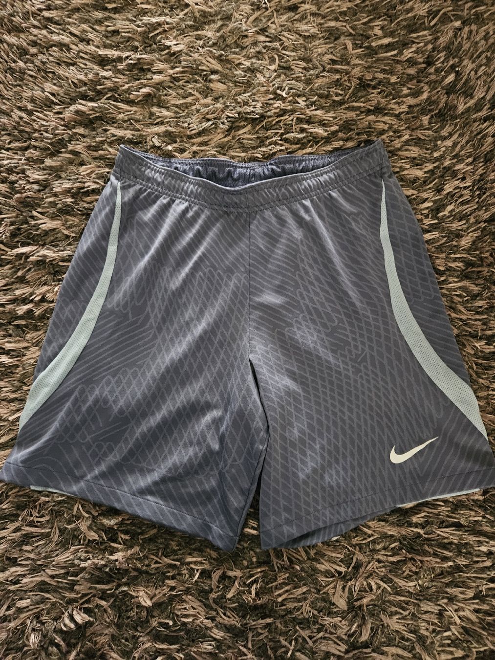 Nike Pantaloni: Nike Shorts Hose Gr.M – Usato da Emmenbrücke venduto da TopGato