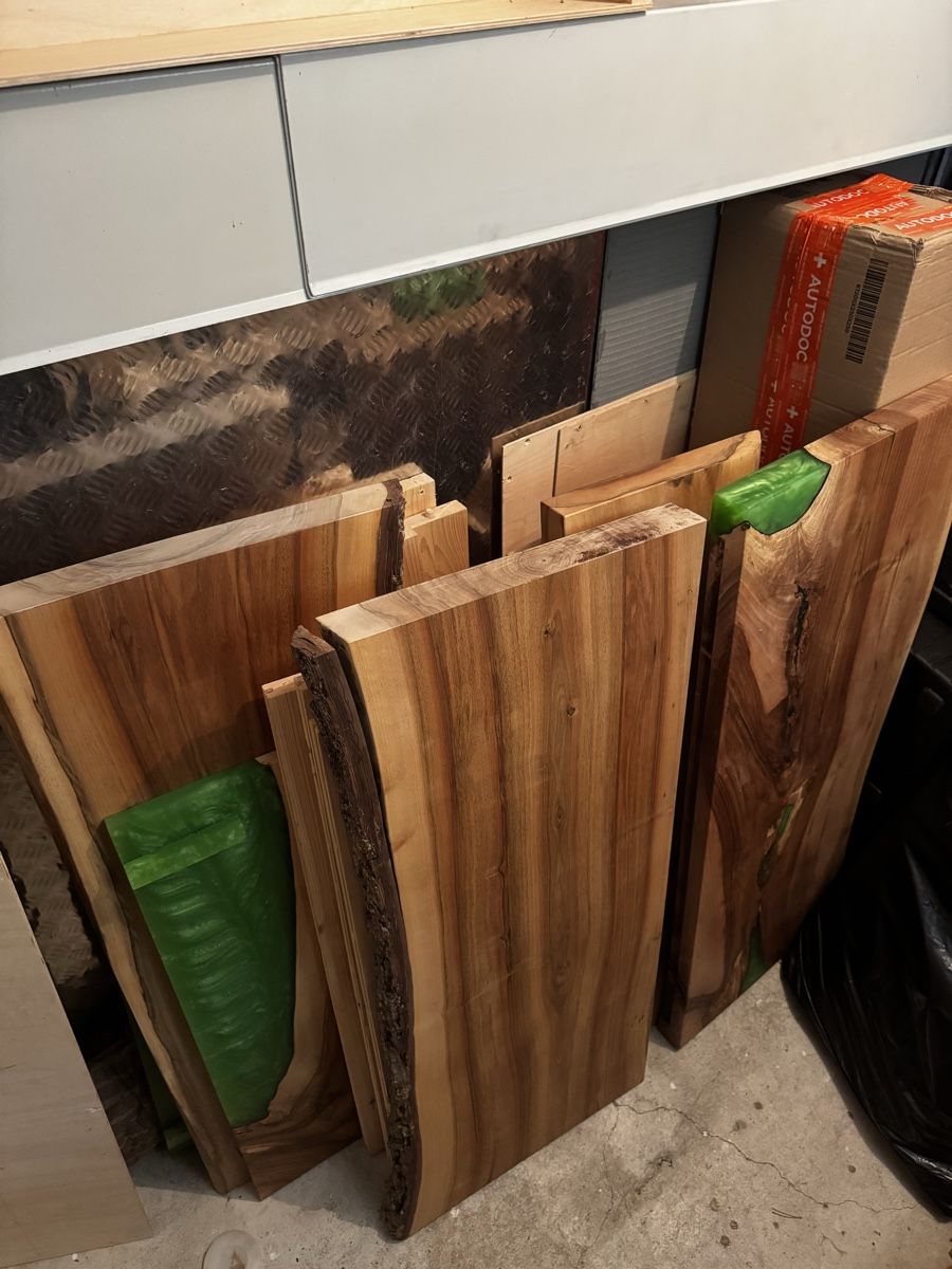 Articoli in legno: Holzplatten mit Kunstharz gegossen – Usato da Eichberg venduto da mks_z5fq 6