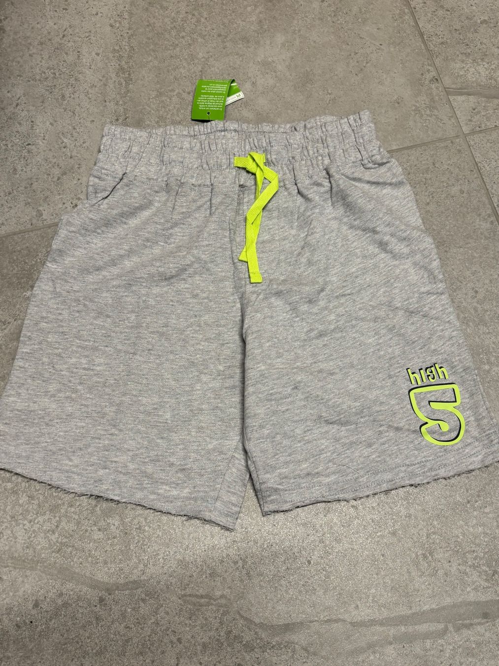 Pantaloni: Short neuf 134 – Nuovo (secondo la descrizione) da Salvenach venduto da gwenwywar