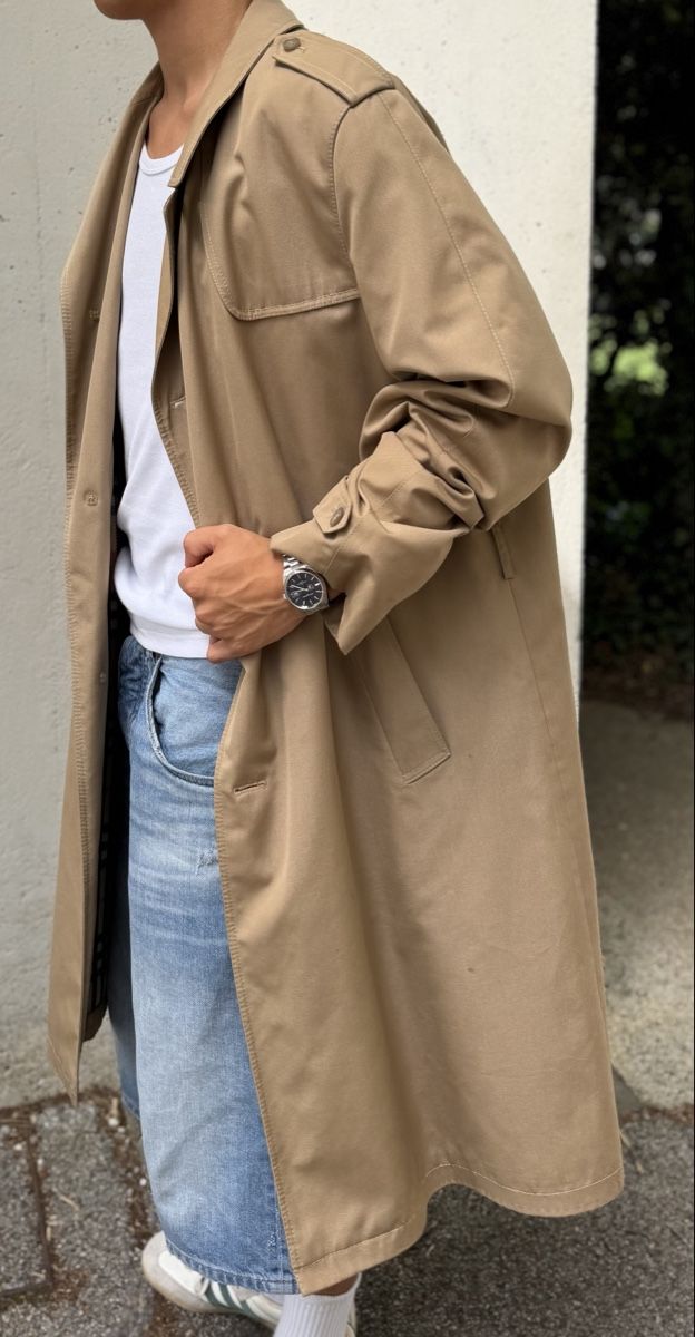 Cappotti: Trench coat  – Usato da Lausanne venduto da leannejc