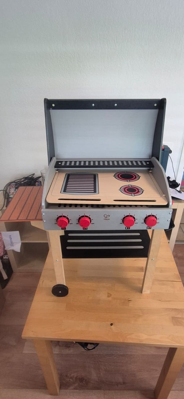Jouets: Kinder Grill – D'occasion à Wetzikon ZH par B3RTO-ZH