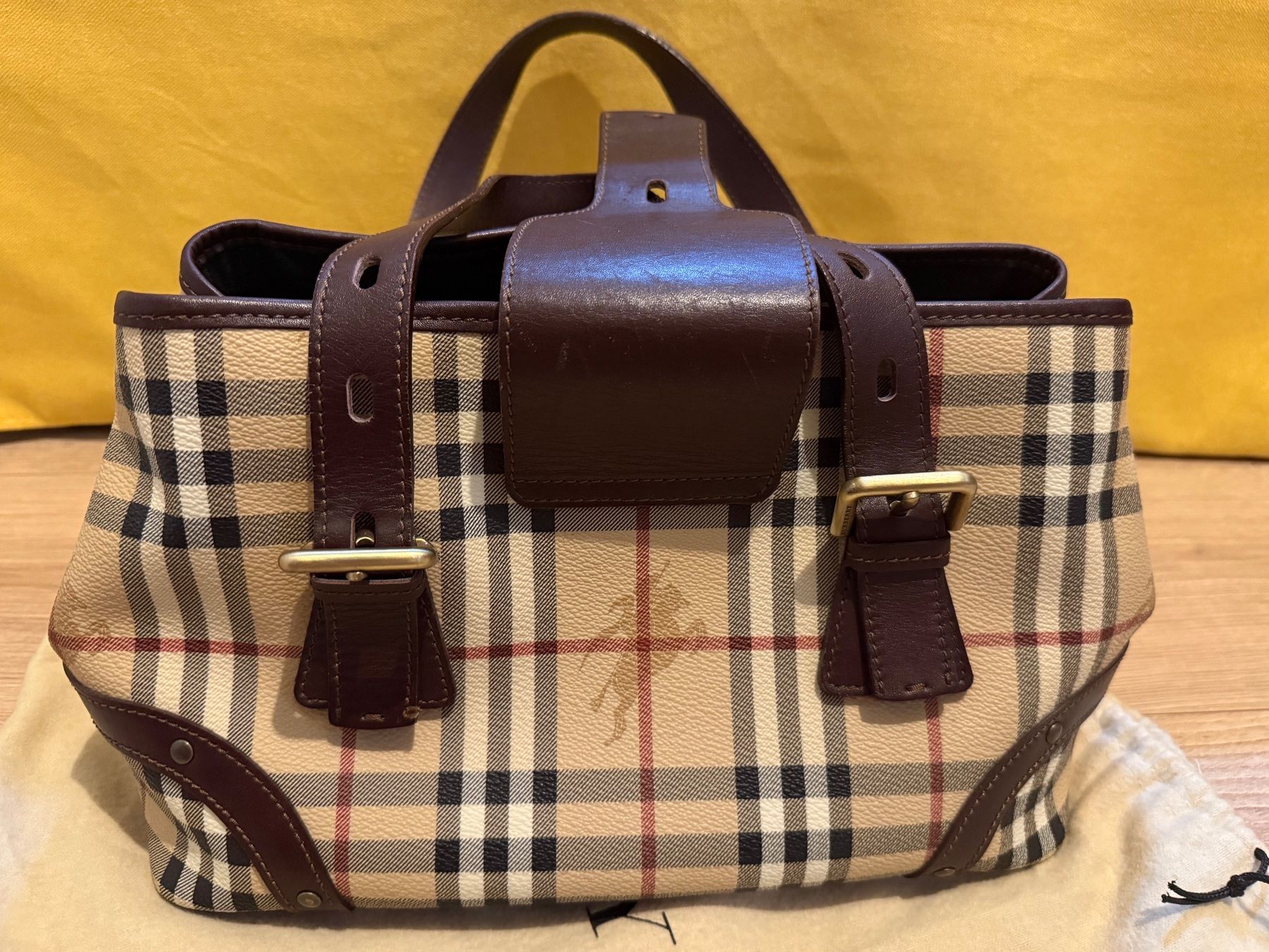Burberry Taschen für Damen: BURBERRY Nova Check Buckle Tote Bag - Authenticated – Gebraucht aus Chiggiogna von TheLegend88 4