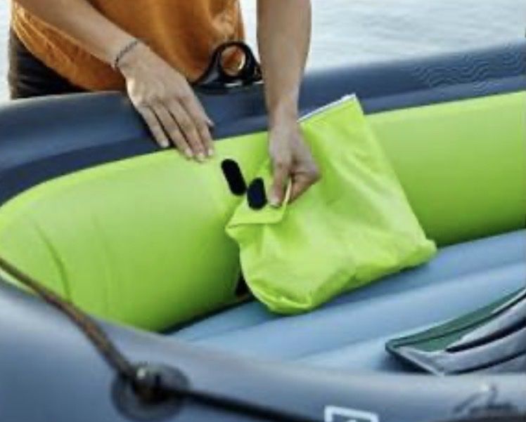 Barche: Rewind Schlauchboot mit 2 Paddel 256x132cm – Usato da Thalwil venduto da Andieg 1