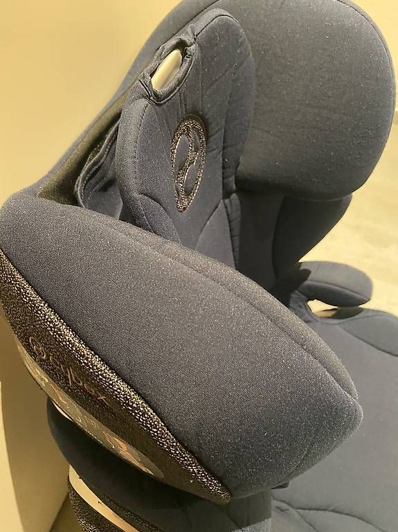 Cybex Seggiolini per auto: Cybex Solution Z-fix Kindersitz Platinum 15-36Kg – Usato da Horgen venduto da nasten 2