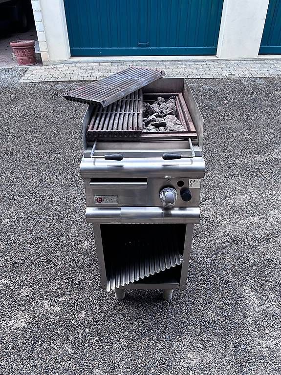 Griglie: Lavastein Gasgrill – Usato da Oberwil b. Zug venduto da Geckos25