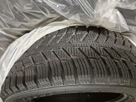 Reifen Nokian Snowproof 215/60R17C 1 Saison gebraucht
