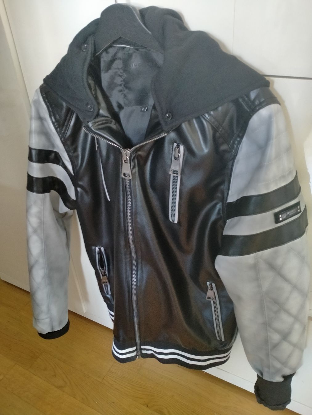 Giacche: Tolle Kunst Leder Jacke gr S – Nuovo (secondo la descrizione) da Regensdorf venduto da ste_9w8q