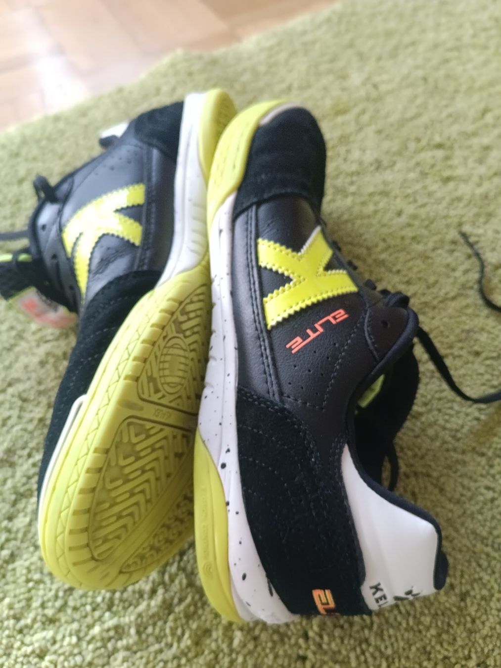 Scarpe da uomo: Lederturnschuhe Gr. 42 – Usato da Grenchen venduto da evg_fg7z 2