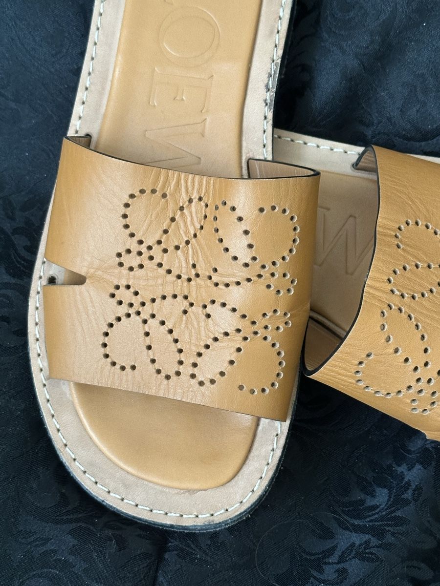 Loewe Scarpe da donna: Loewe Slippers 39 – Usato da Bern venduto da Maria003