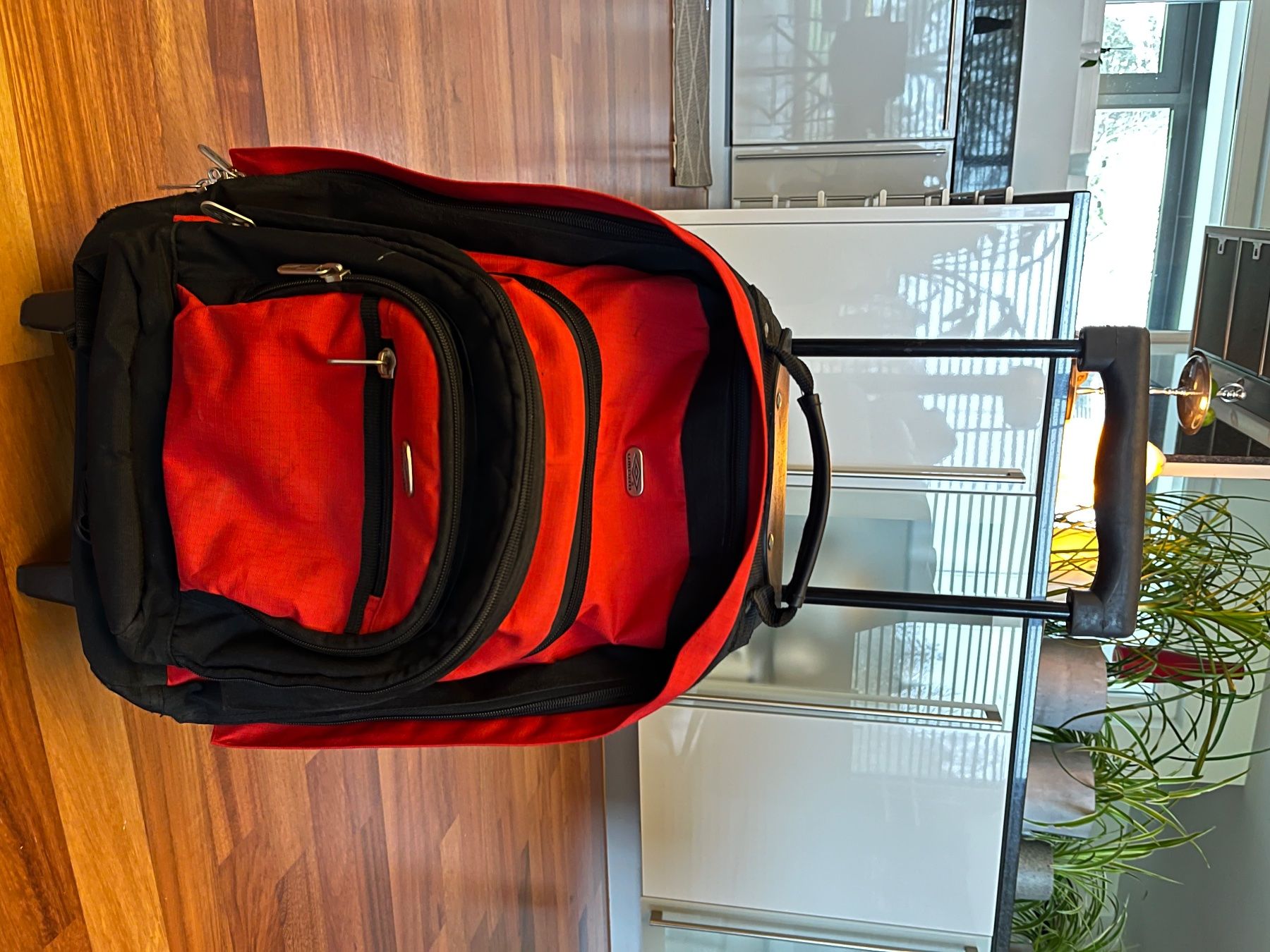 Altro in Aeronautica: Umbro Kinder Trolley – Usato da Uhwiesen venduto da mat_78fs