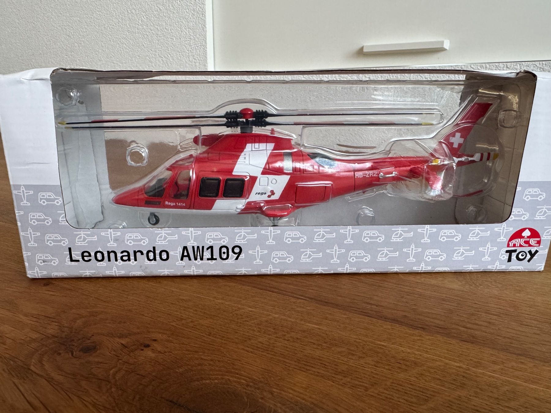 Rega Kit di modellismo & Modellini statici: Modellhelikopter Helikopter REGA – Nuovo e nell'imballaggio originale da Frauenfeld venduto da dilili