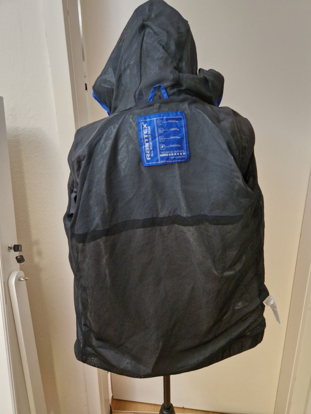 Jacken & Mäntel: Regenjacke Raintex blau/schwarz Grösse 164 – Gebraucht aus Glattbrugg von mas_75t2 5