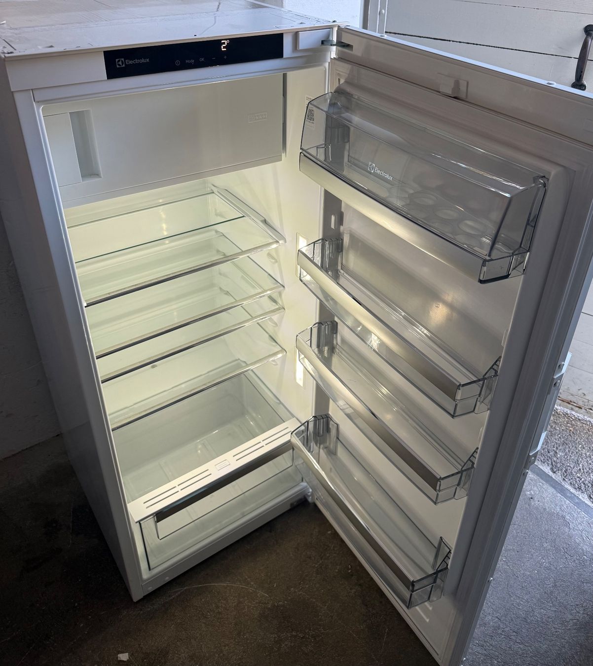Electrolux Frigoriferi: Electrolux A+++  H127 Eibaukühlschrank – Usato da Kloten venduto da top2000
