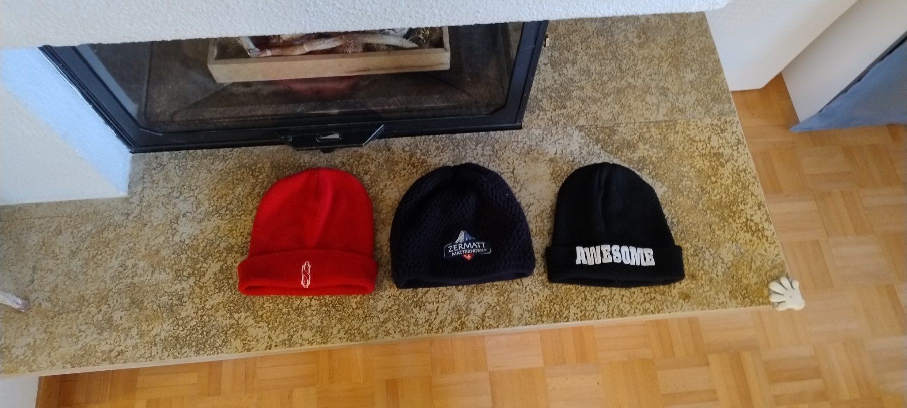 Copricapi, berretti & cappellini: 3 Beanies – Usato da Egg b. Zürich venduto da el_gato_77